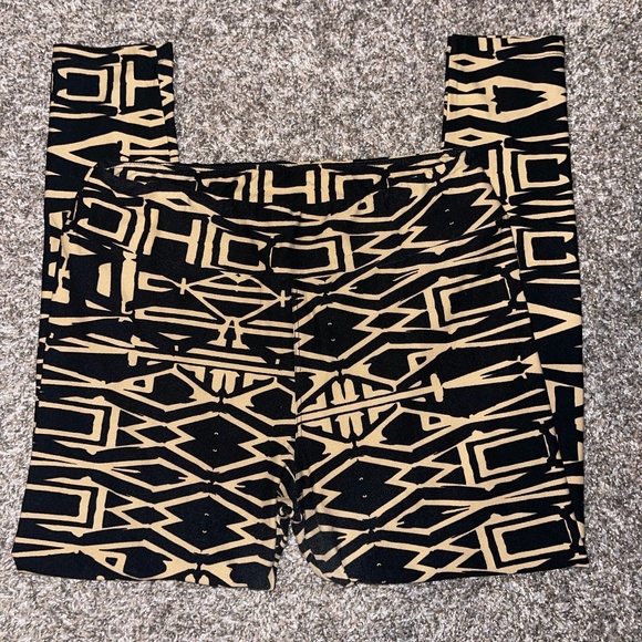 🎉SALE 12/13-15 LuLaRoe‎ Tall & Curvy Leggings (20 - Picture 4 of 5